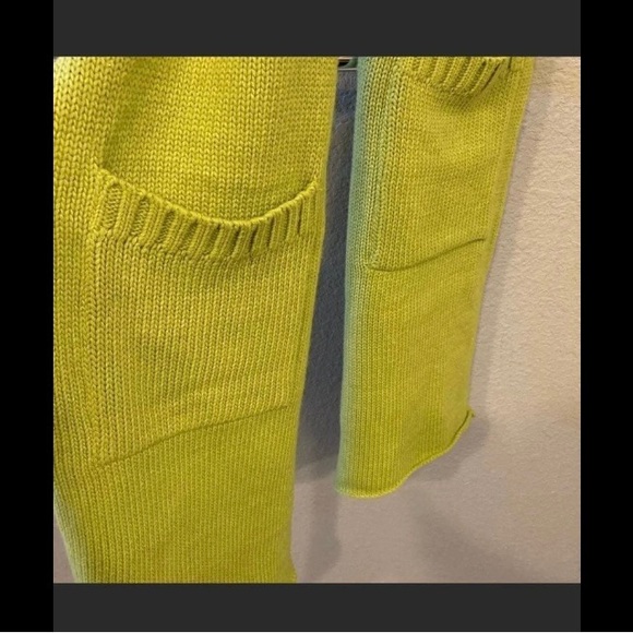 Scarf with Pockets. Green.  Excellent condition - Picture 8 of 9